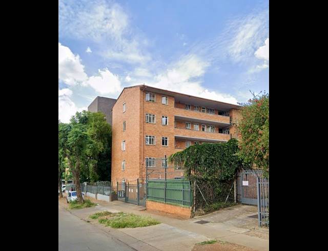 5 BEDROOM APARTMENT FOR SALE IN SUNNYSIDE